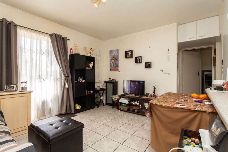 2 Bedroom Property for Sale in Oakglen Western Cape